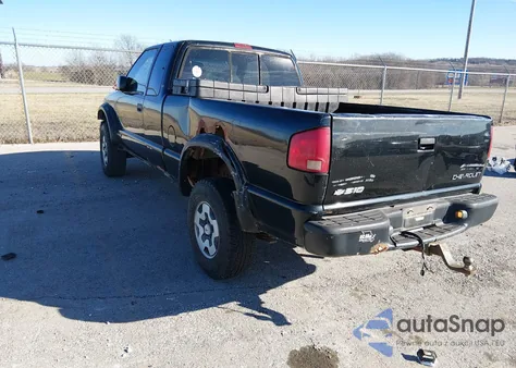 2000 Chevrolet S-10 Ls z USA, uszkodzony, nr VIN 1GCCT19W0Y8153461